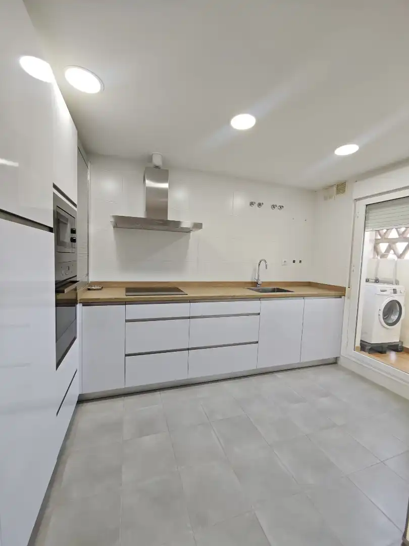 Küche von Wohnung zum Verkauf in Vélez-Málaga mit Klimaanlage, Terrasse und Gemeinschaftspool
