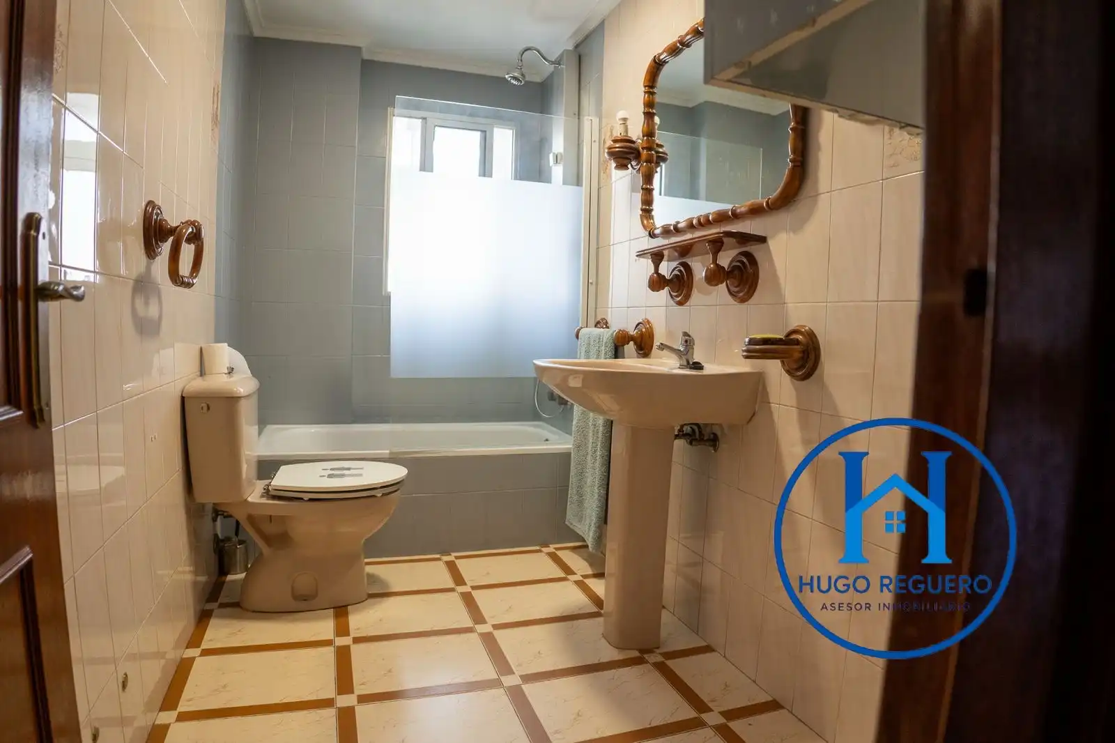 Baño de Piso en venta en Avilés con Calefacción, Amueblado y Lavadora