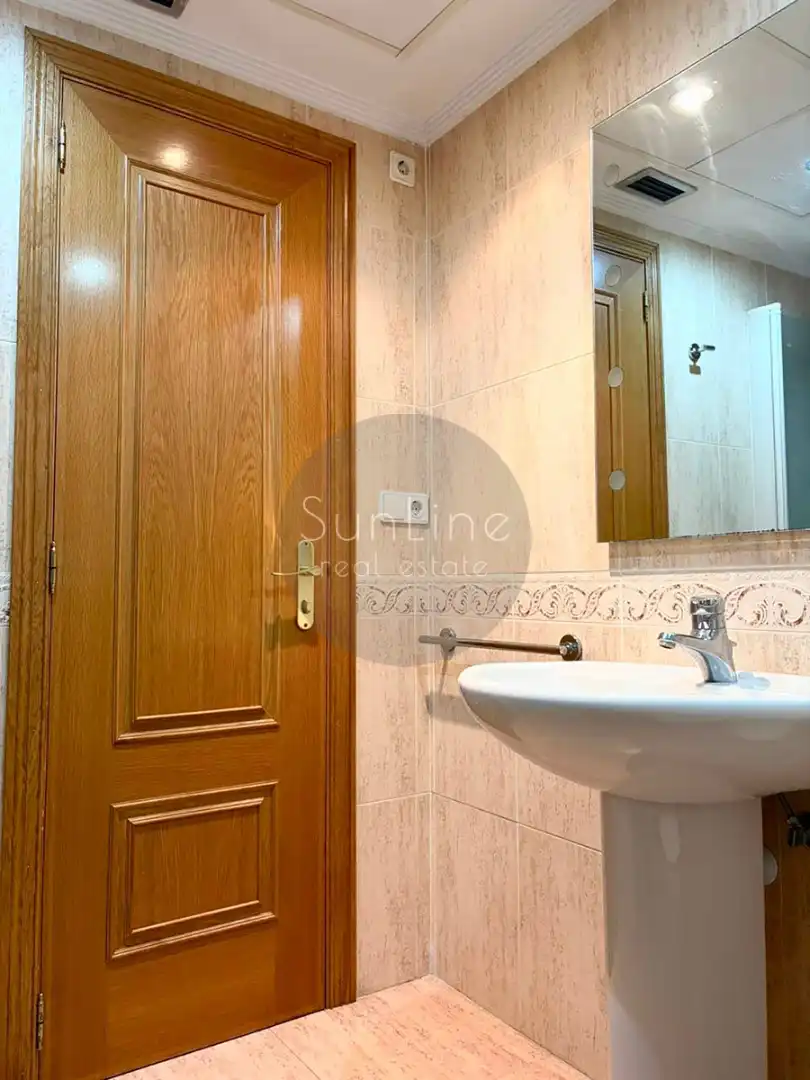 Bathroom of Flat for rent in Valencia  with Furnished, Balcony and Pets allowed