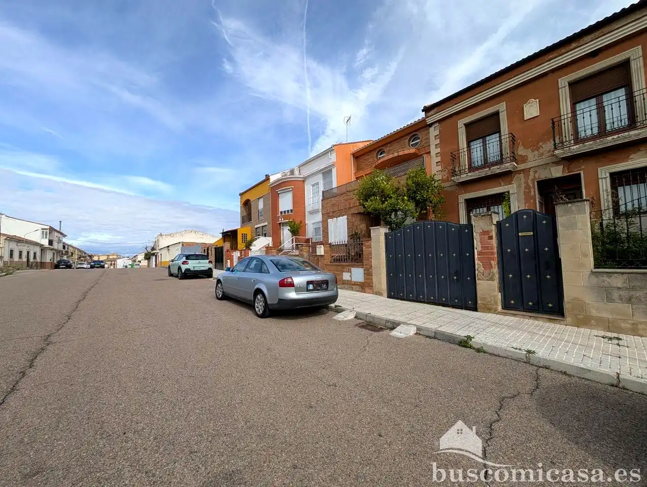 Vista exterior de Casa o xalet en venda en Linares amb Aire condicionat, Calefacció i Traster