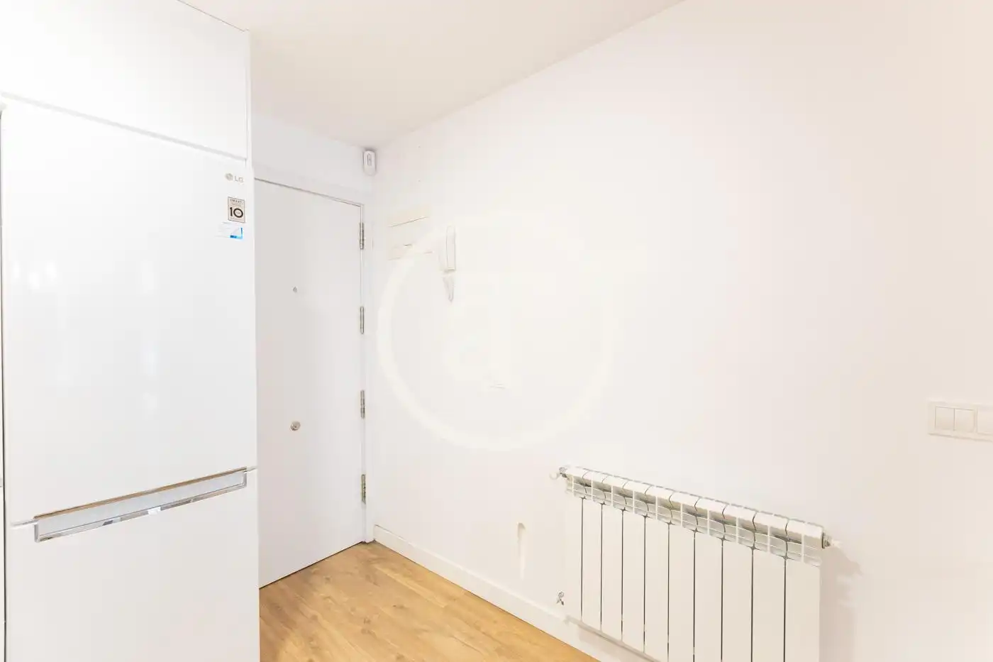 Flat for rent in Madrid  with Air Conditioner, Heating and Furnished