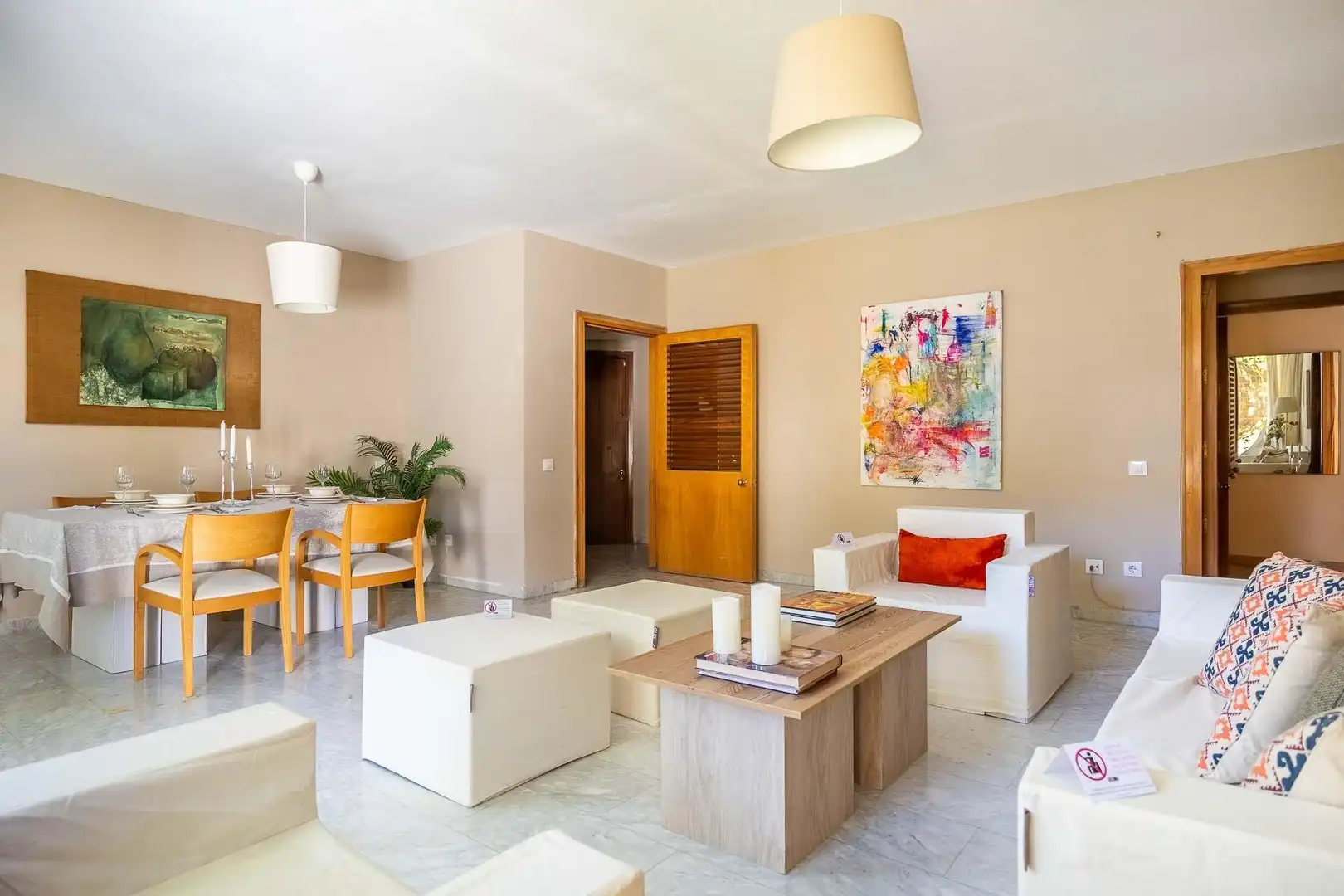 Living room of Flat for sale in Sevilla  with Air Conditioner, Private garden and Parquet flooring