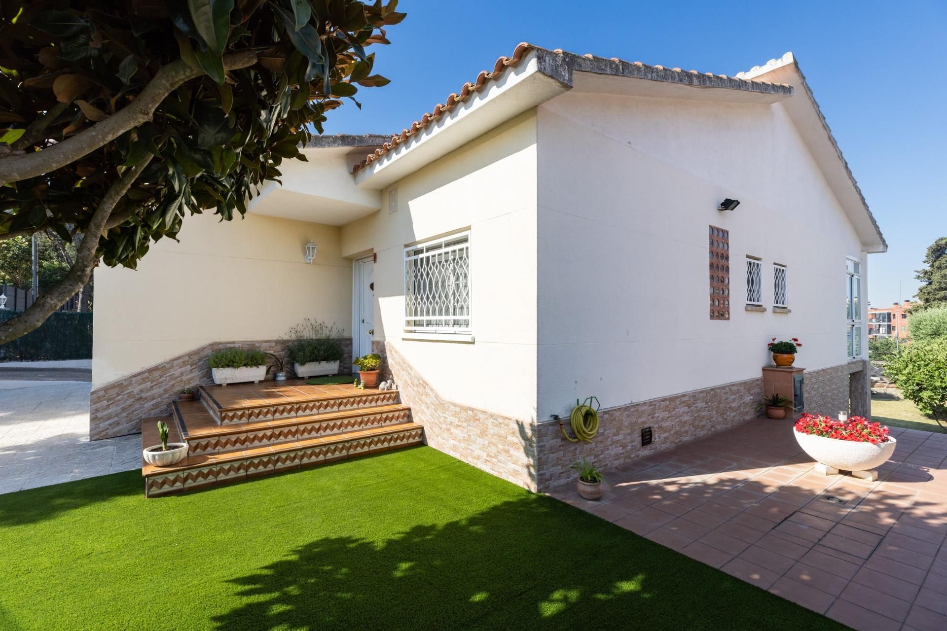 Jardí de Casa o xalet en venda en Sant Fost de Campsentelles amb Calefacció, Jardí privat i Terrassa