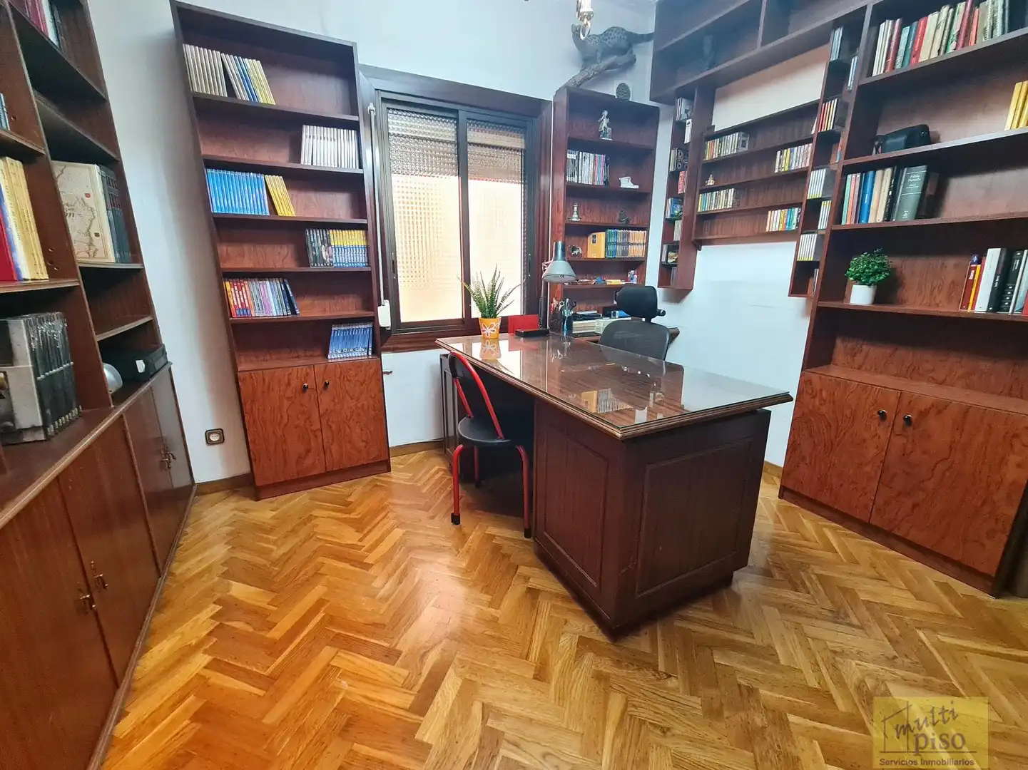 Wohnung zum Verkauf in Barcelona mit Klimaanlage, Parkett und Terrasse