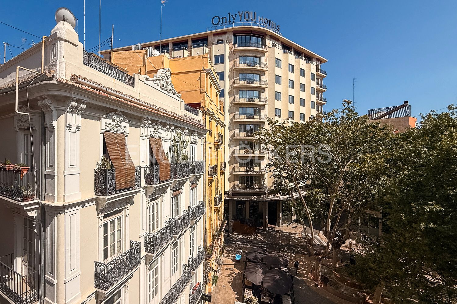 Vista exterior de Estudi de lloguer en  Valencia Capital amb Aire condicionat, Calefacció i Balcó