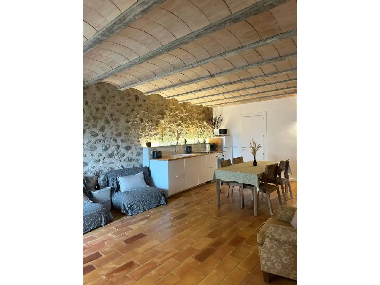 Wohnzimmer von Country house zur Miete in Foixà mit Klimaanlage, Heizung und Möbliert