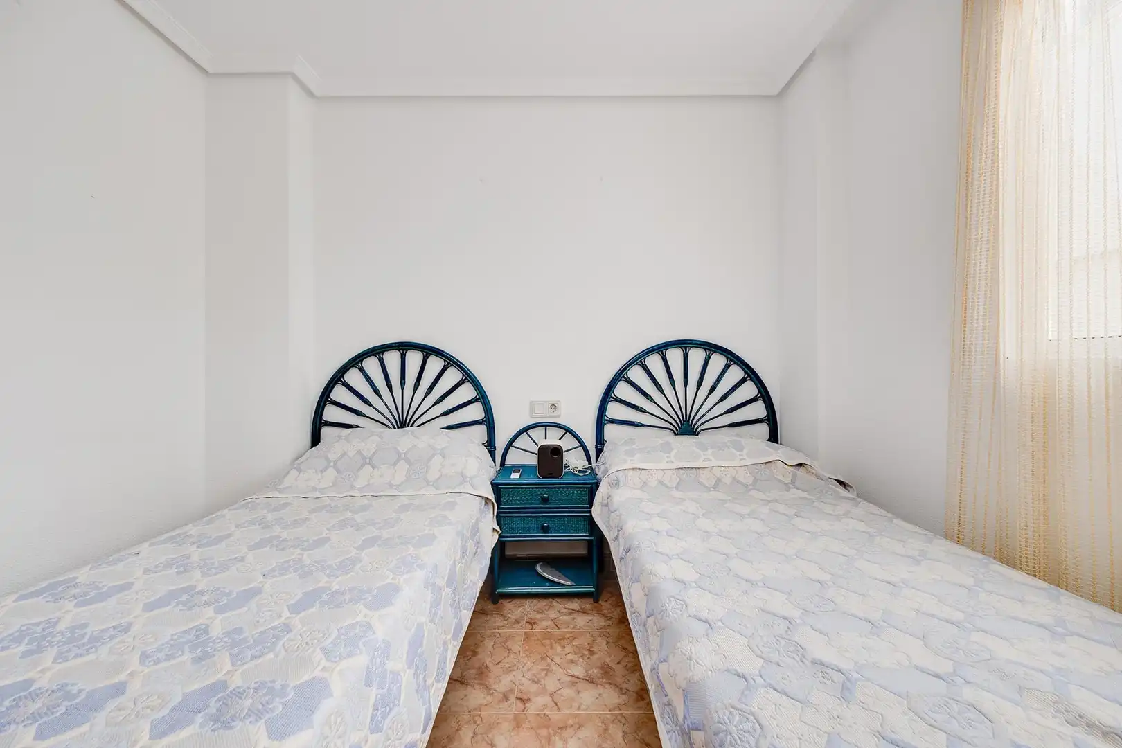 Dormitori de Apartament en venda en Torrevieja amb Aire condicionat i Terrassa