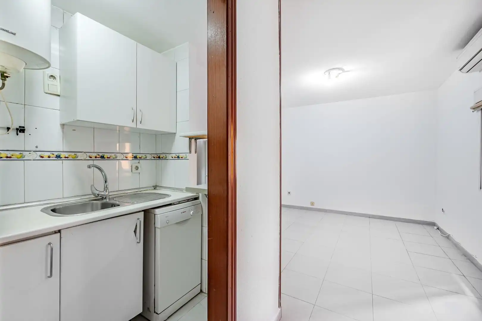 Kitchen of Apartments for sale in Madrid