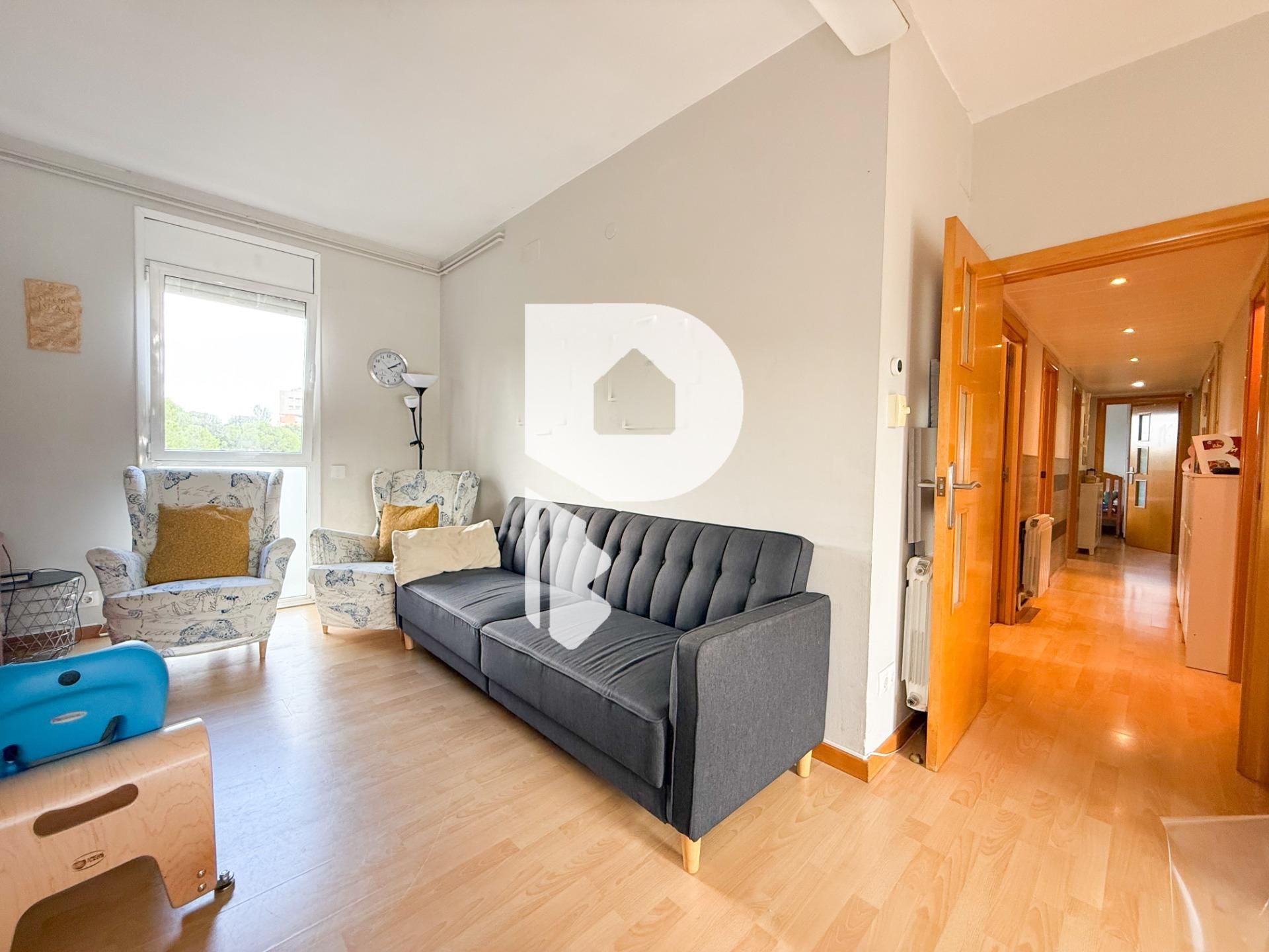 Sala de estar de Piso en venta en Badalona con Calefacción, Parquet y Trastero