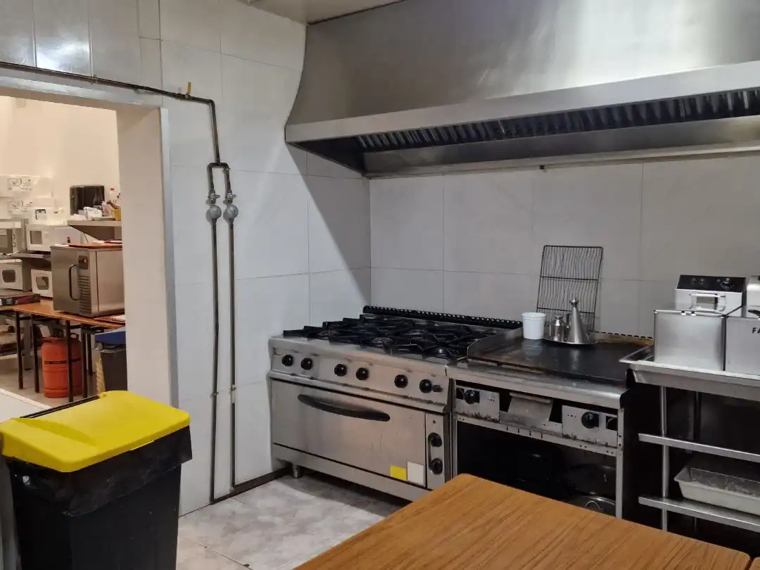 Cuina de Local en venda en Cabanes amb Aire condicionat, Calefacció i Terrassa