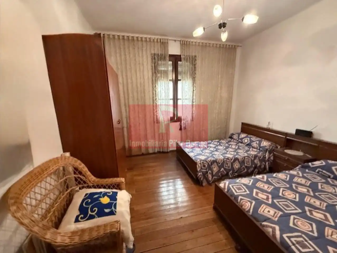 Habitación de Piso en venta en León Capital  con Calefacción, Trastero y Amueblado