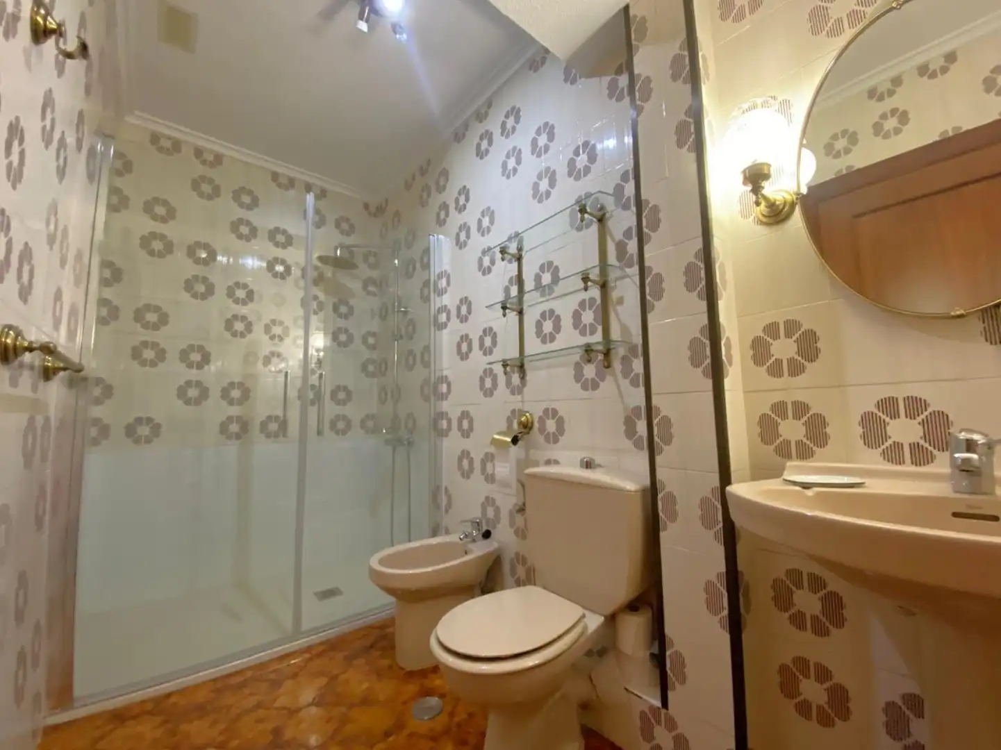 Bathroom of Flat for sale in Torrelavega   with Heating and Parquet flooring