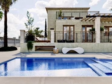 Chalet con piscina en venta en Pueblo Acantilado - Lanuza