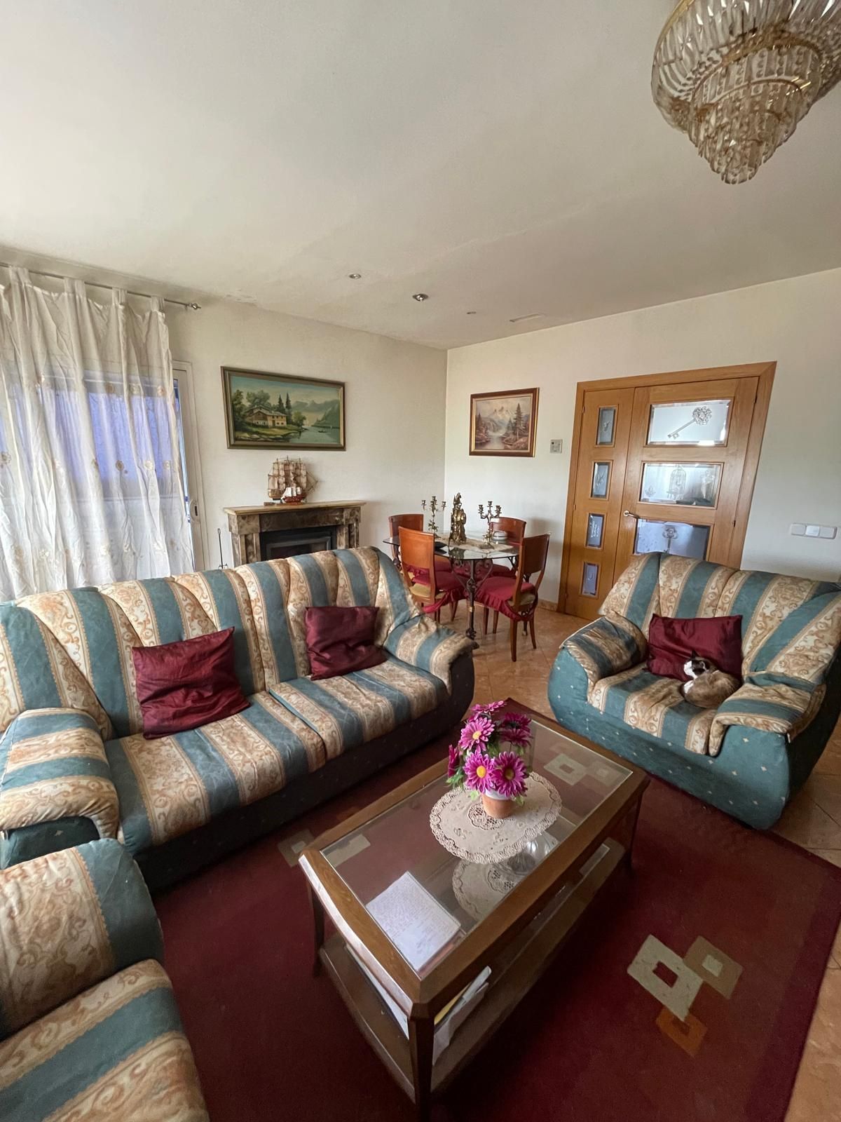 Living room of Flat for sale in Barajas de Melo  with Air Conditioner and Private garden