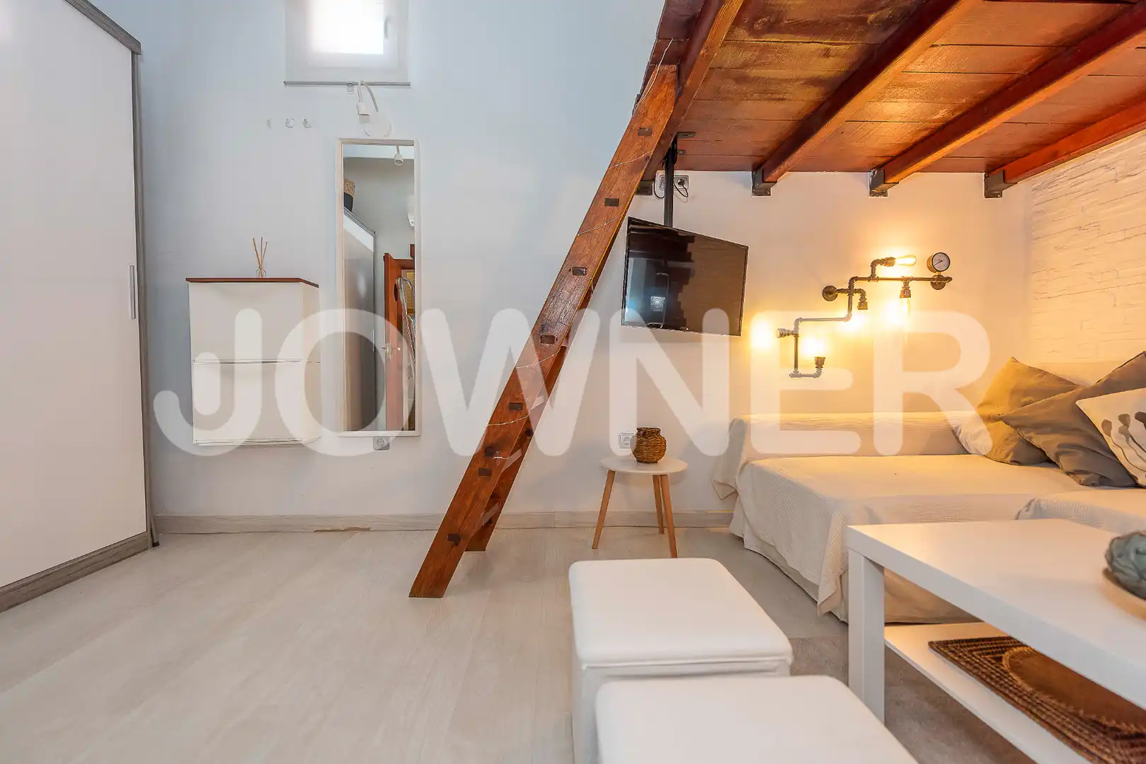 Living room of Flat for rent in Madrid  with Air Conditioner, Heating and Furnished