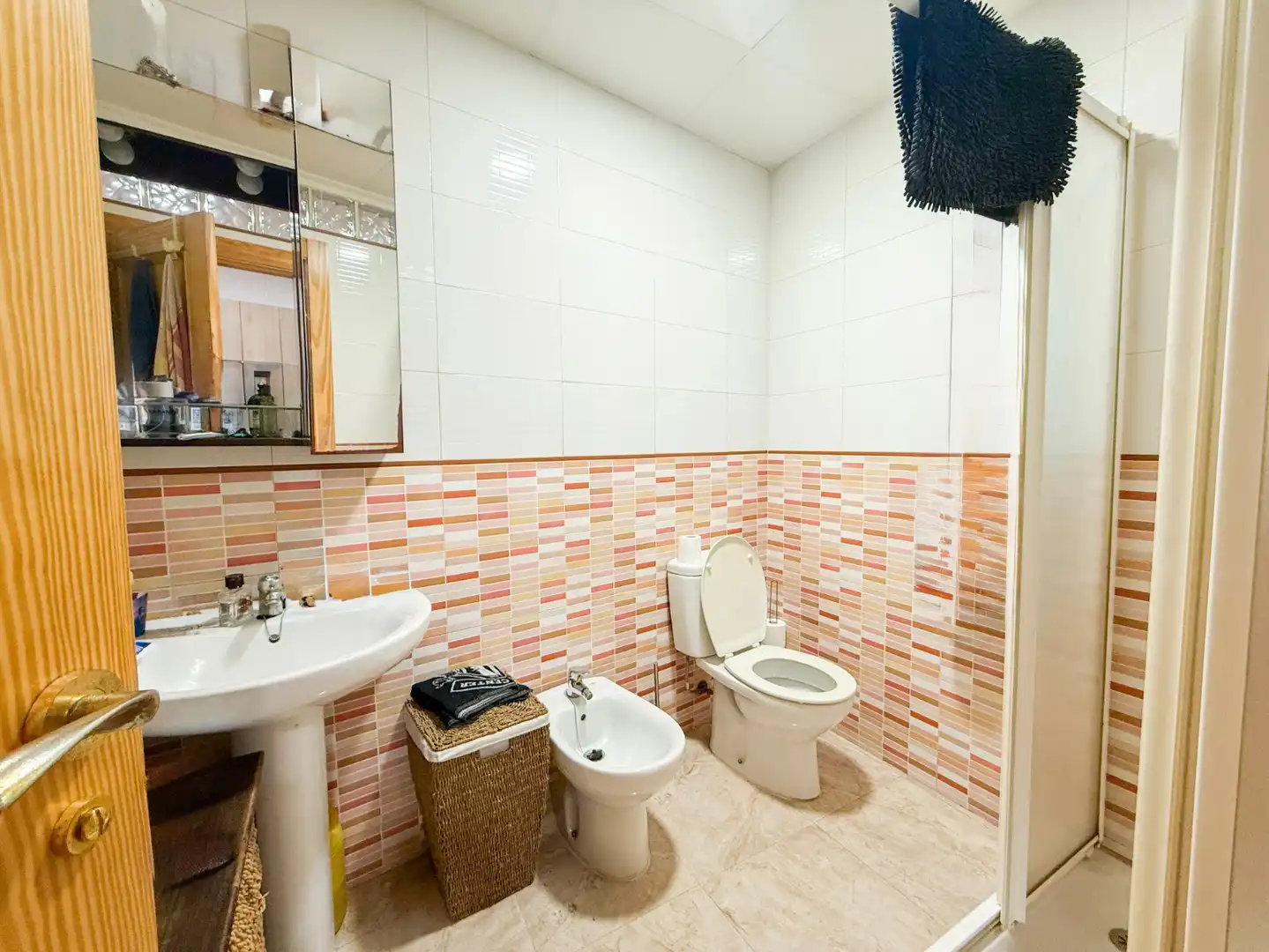 Badezimmer von Erdgeschoss zum Verkauf in Águilas mit Abstellraum, Möbliert und Ofen
