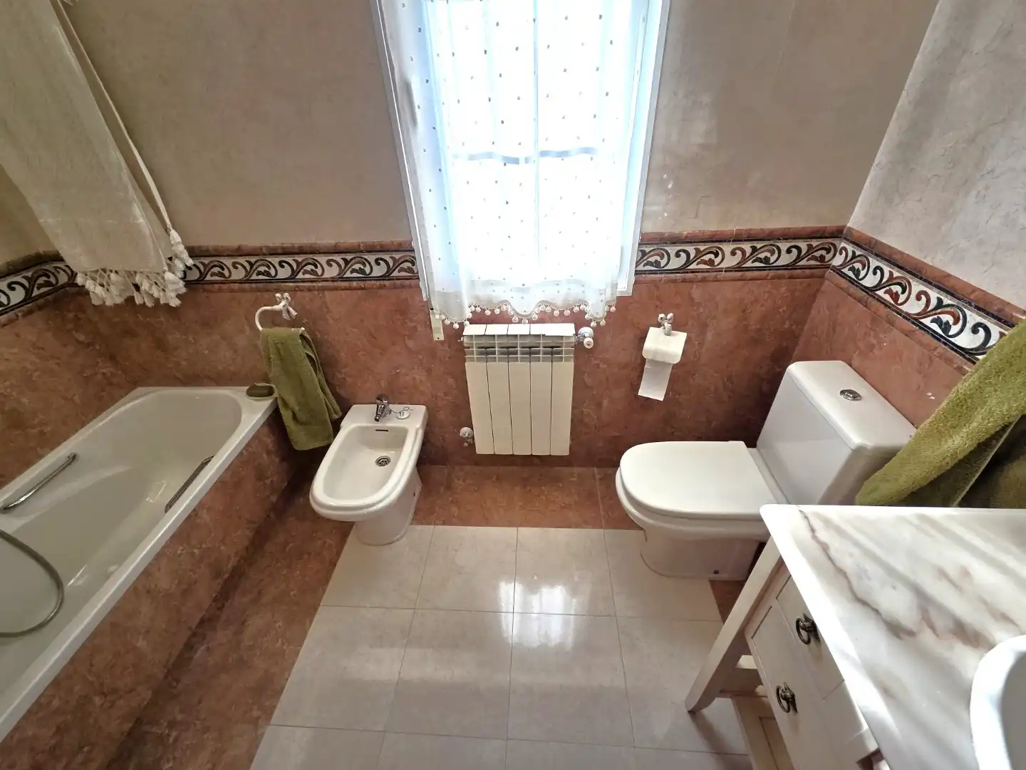 Bathroom of Houses for sale in Castrillo del Val  with Heating, Private garden and Parquet flooring