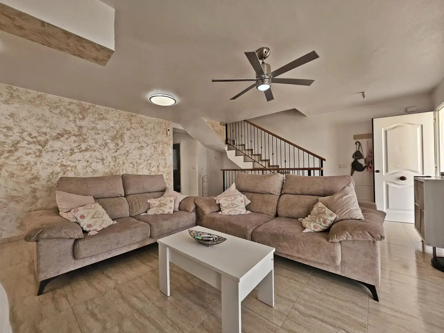 Sala d'estar de Casa o xalet en venda en Calabardina