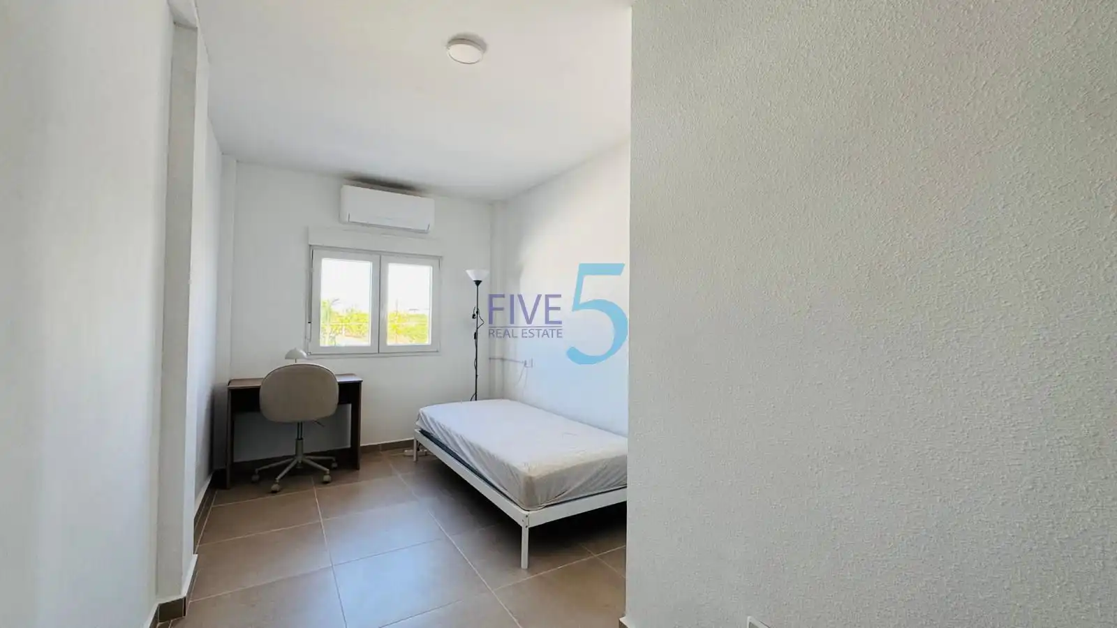 Piso con terraza en venta en Zona Carrefour - Urbanizaciones, imagen 9