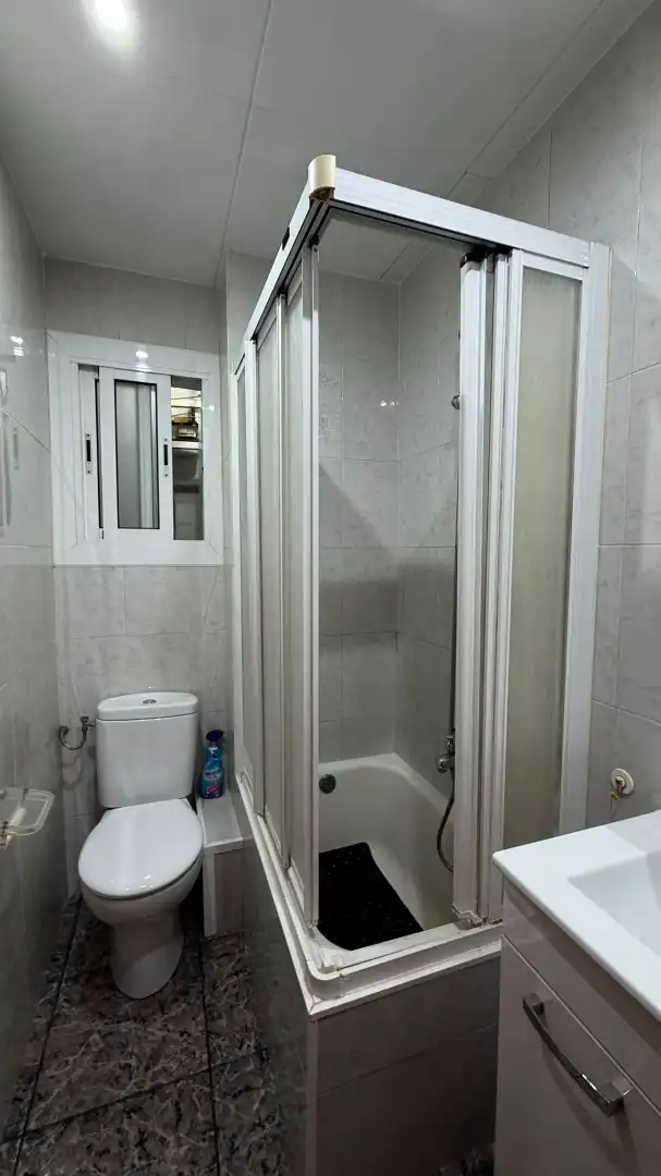 Baño de Piso en venta en Barcelona con Aire acondicionado, Calefacción y Horno