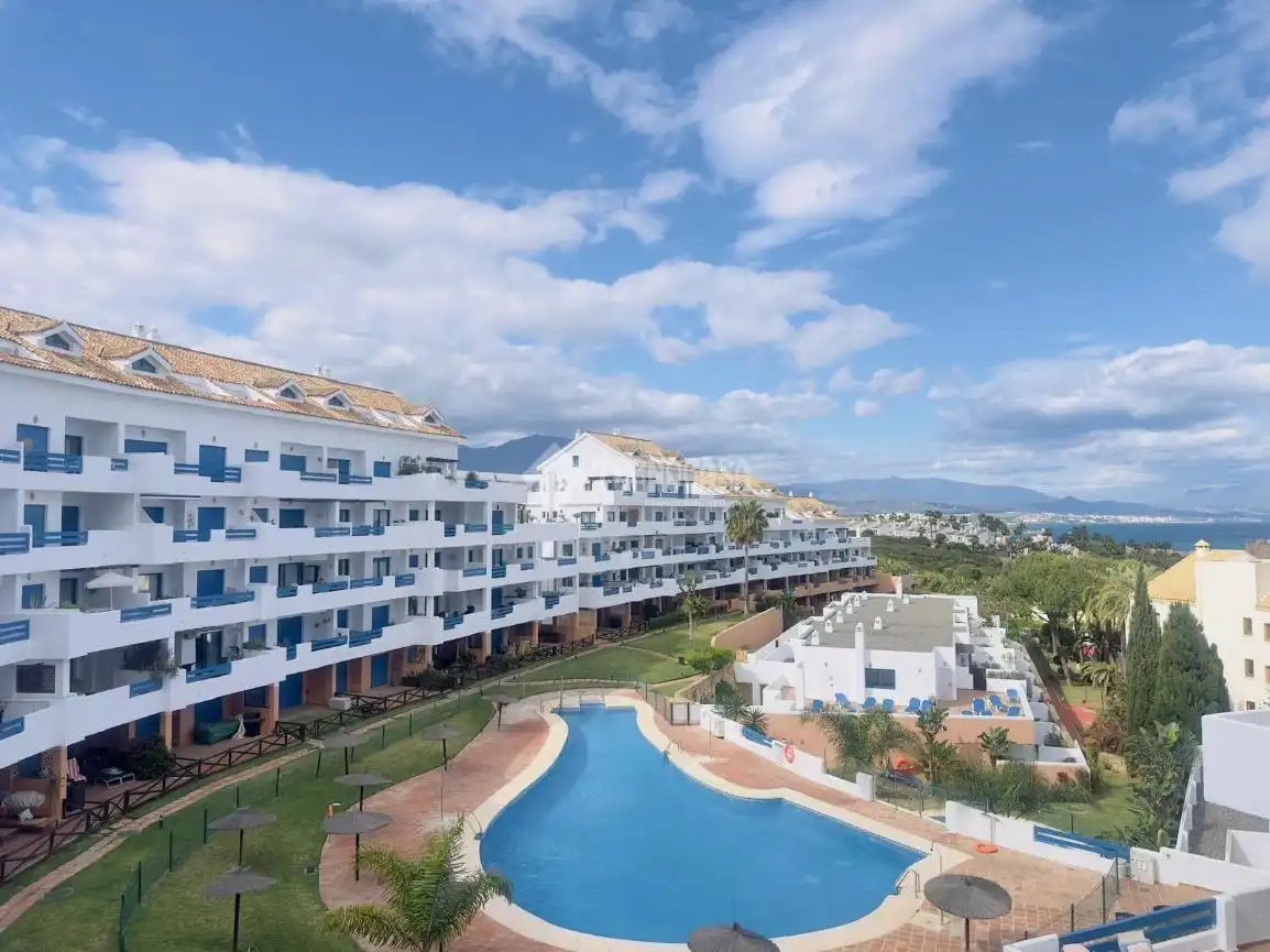 Vista exterior de Piso en venta en Manilva con Aire acondicionado y Terraza