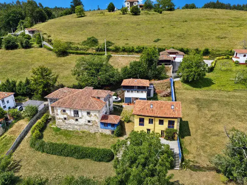 House with garden for sale in Folgueras, imagen 3