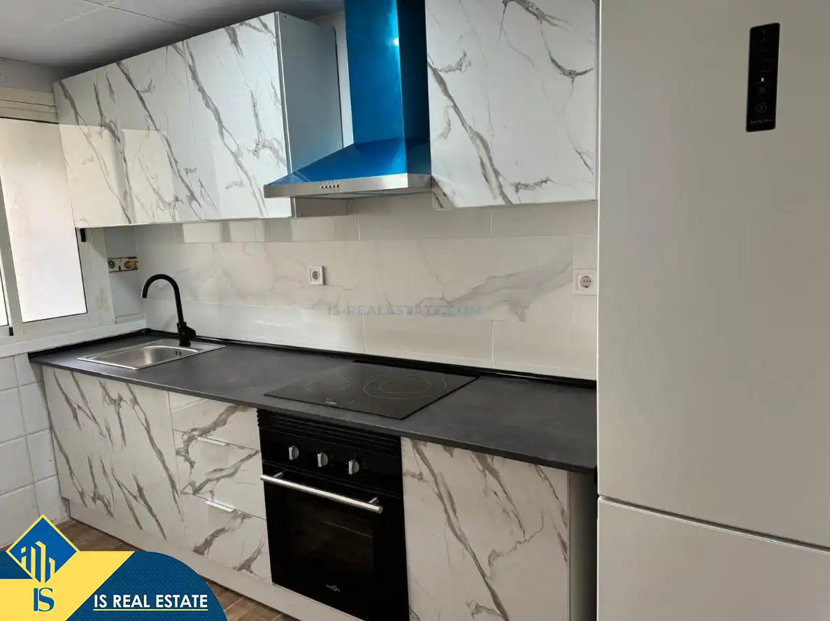 Cuina de Apartament en venda en Alicante / Alacant amb Calefacció, Terrassa i Moblat