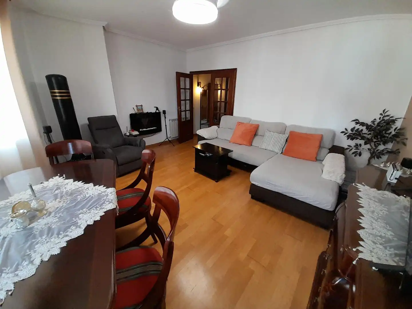 Living room of Flat for sale in Cacabelos  with Heating, Private garden and Terrace