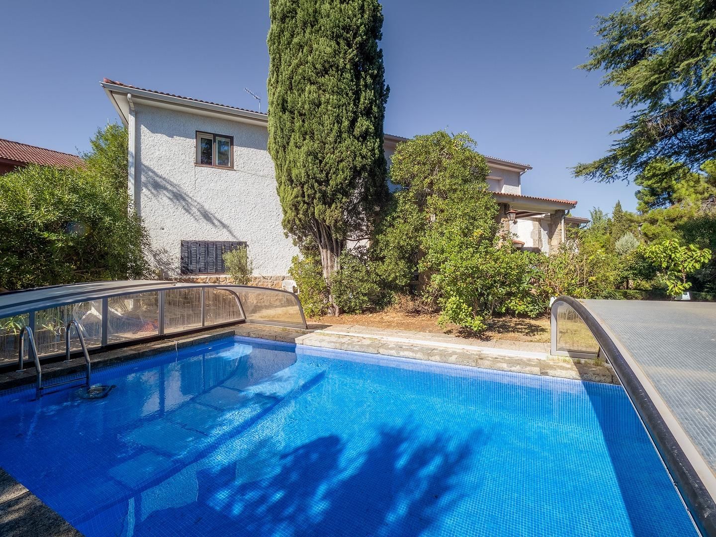 Piscina de Casa o xalet en venda en Las Rozas de Madrid amb Calefacció, Jardí privat i Traster