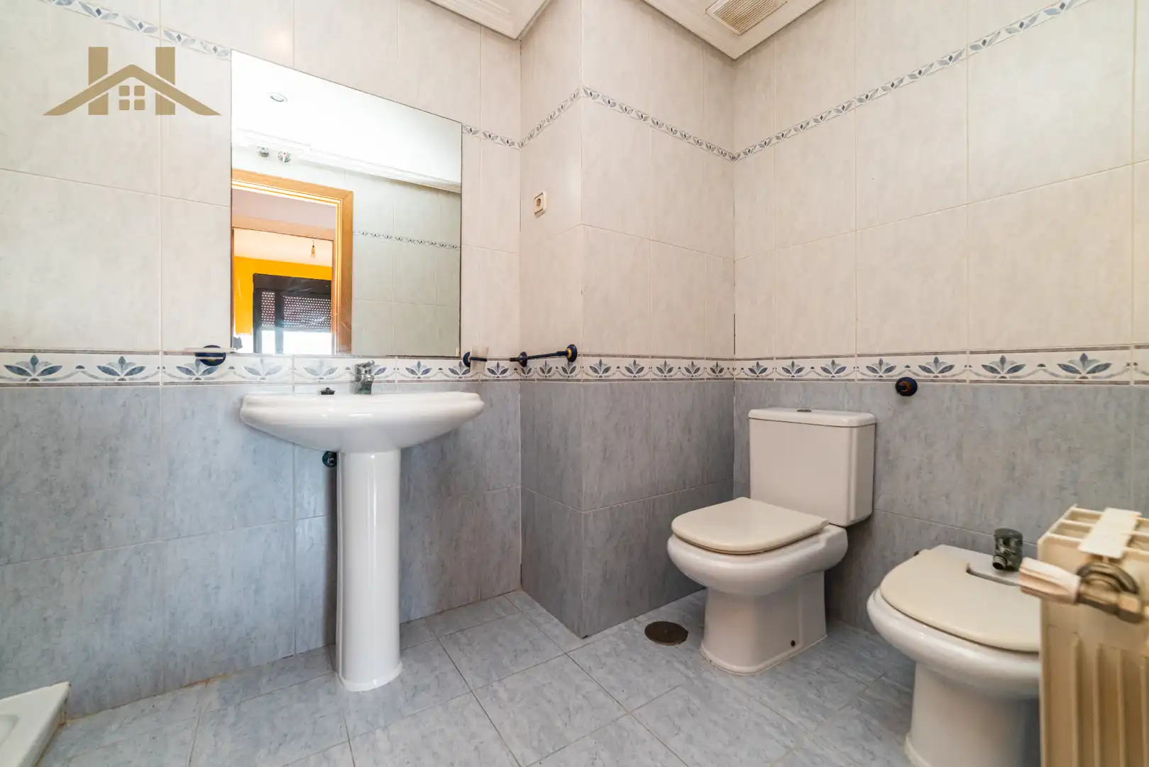 Baño de Piso en venta en Leganés con Aire acondicionado, Calefacción y Trastero