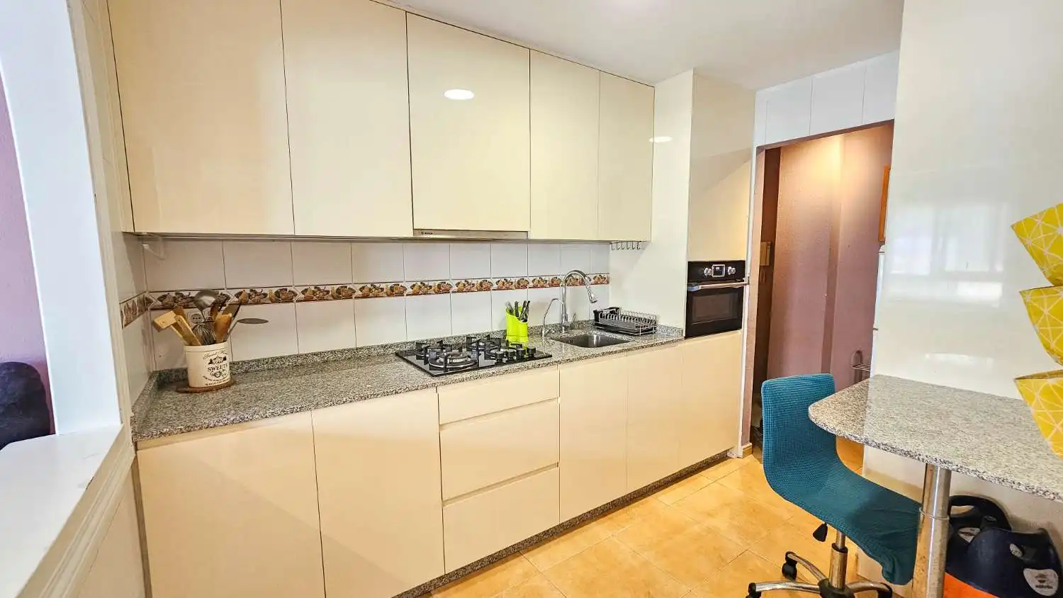 Cocina de Apartamento en venta en Torrevieja con Aire acondicionado, Calefacción y Terraza