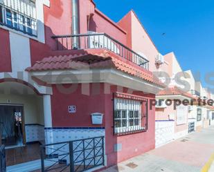 Exterior view of Single-family semi-detached for sale in  Almería Capital  with Terrace and Balcony