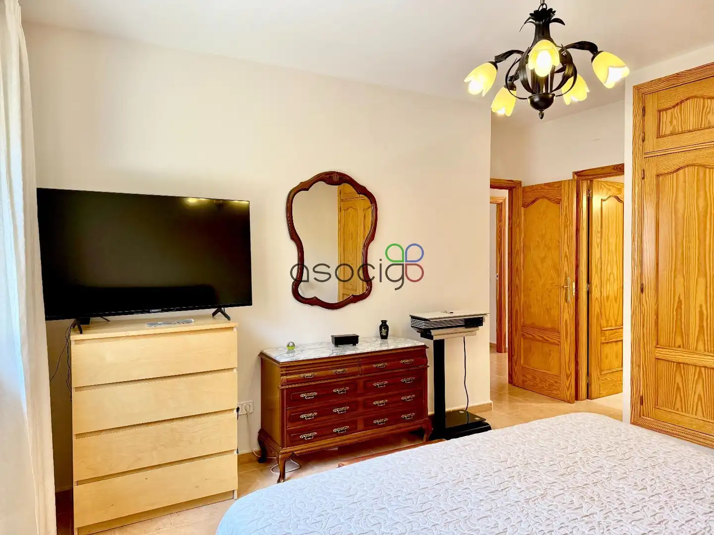Habitación de Casa adosada en venta en Cabanillas del Campo con Aire acondicionado, Calefacción y Jardín privado