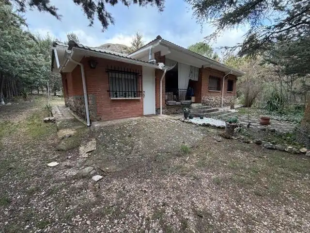 Vista exterior de Casa o xalet en venda en Hontoba amb Calefacció