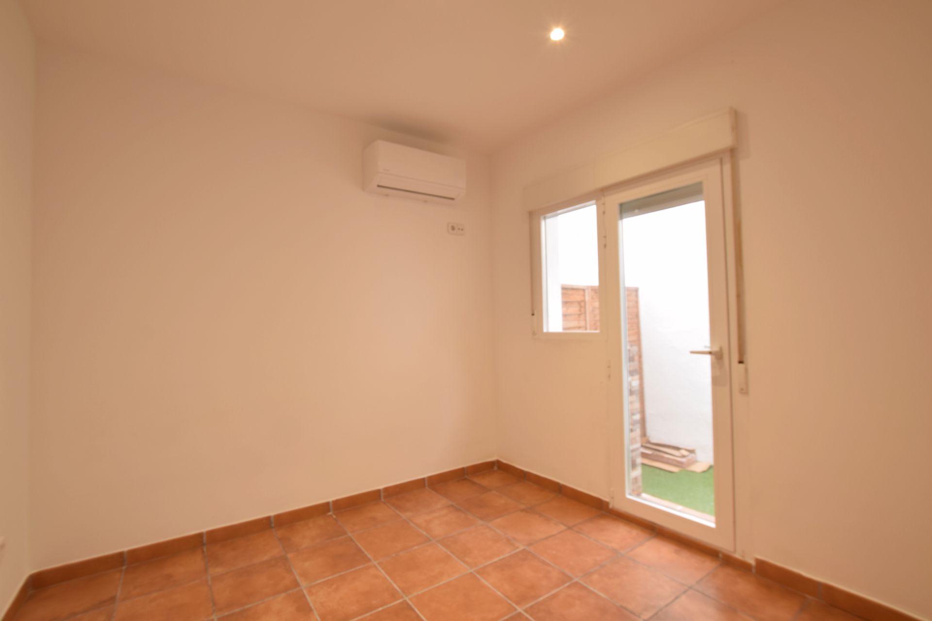 Flat to rent in  Madrid Capital  with Air Conditioner, Heating and Oven