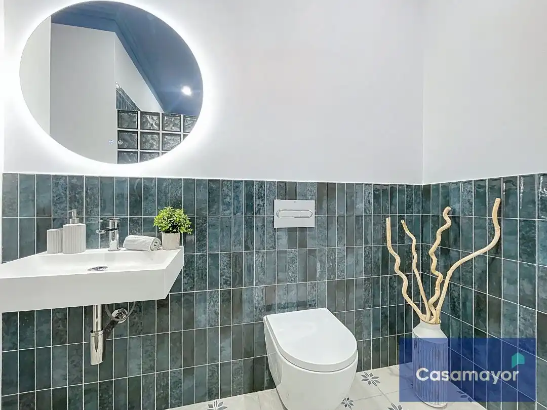 Badezimmer von Wohnung zum Verkauf in Alicante / Alacant mit Klimaanlage, Heizung und Balkon