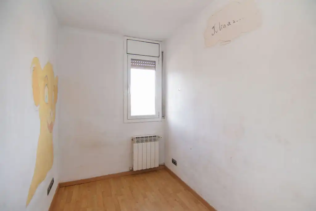 Piso en venta en C/ Pedraforca, Ciutat Meridiana