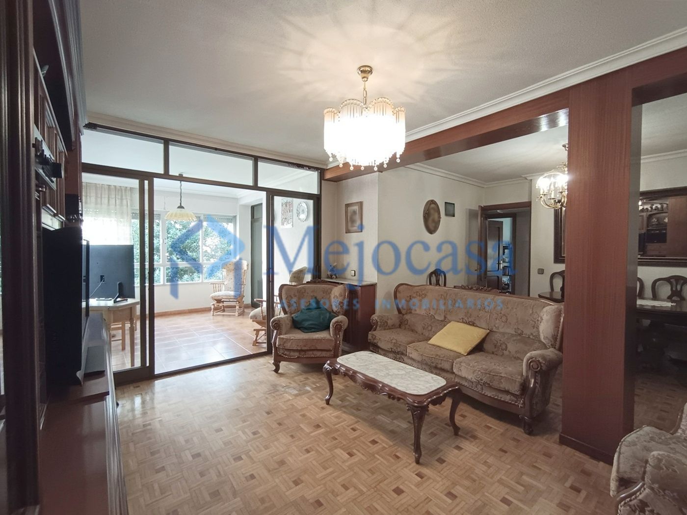 Sala d'estar de Pis en venda en  Madrid Capital amb Calefacció, Jardí privat i Parquet