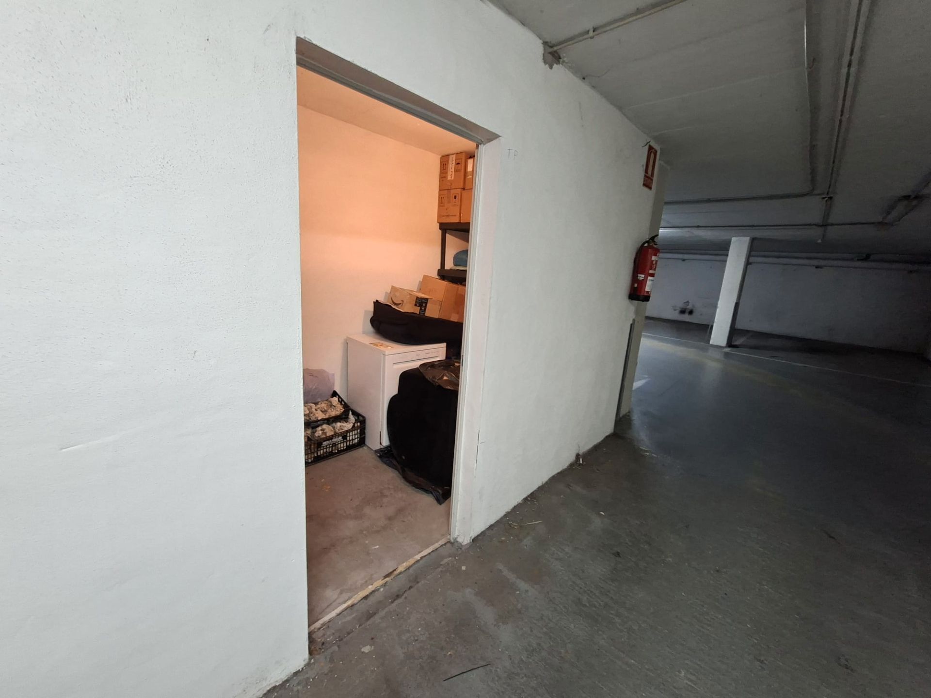 Box room for sale in Breda