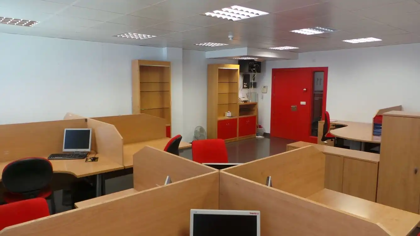 Oficina de alquiler en Narón