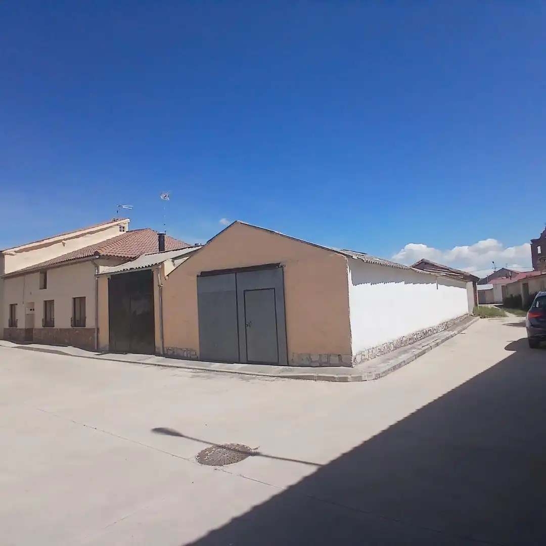 Vista exterior de Casa o xalet en venda en Samboal amb Jardí privat i Traster