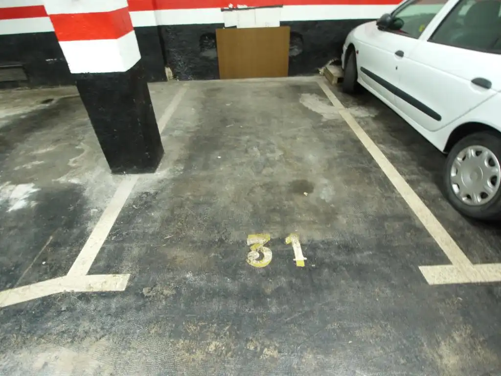 Parkplatz von Garage zum Verkauf in Basauri 