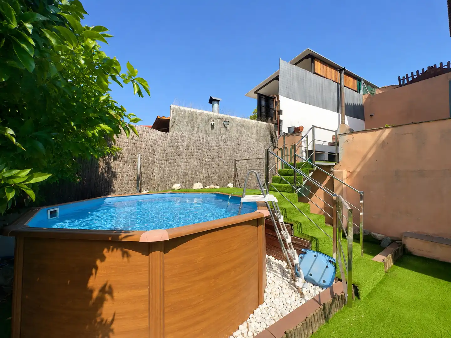 Piscina de Casa o xalet en venda en Rubí amb Aire condicionat, Calefacció i Jardí privat