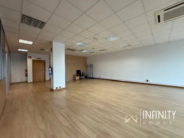 Oficina de alquiler en Txorierriko Hiribidea, Derio