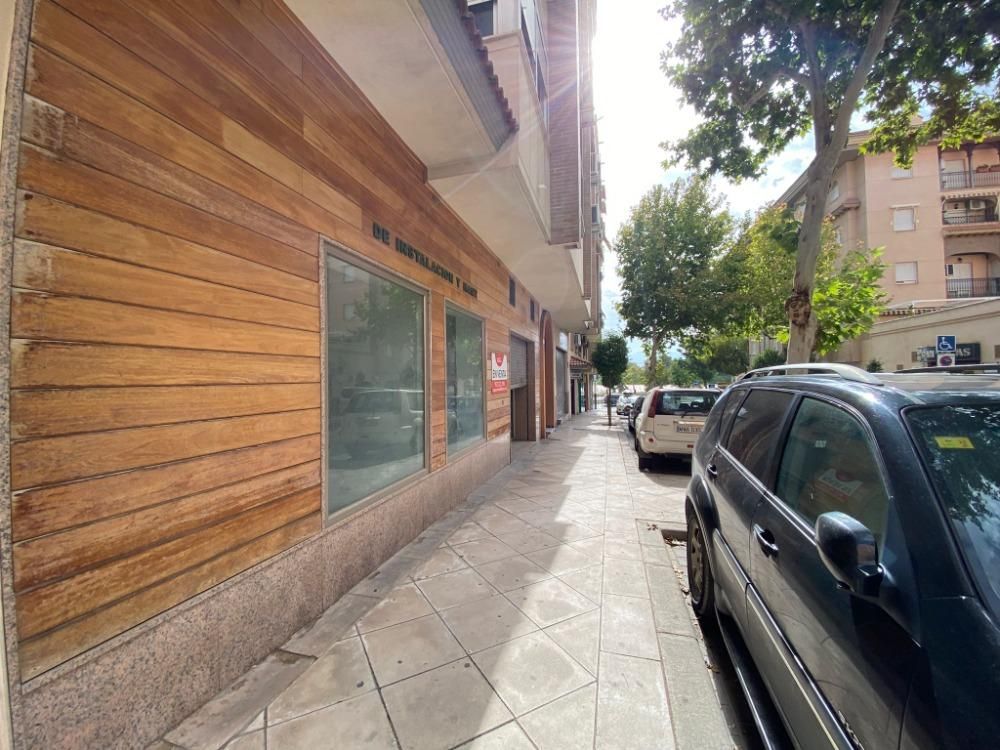 Exterior view of Premises for sale in  Jaén Capital
