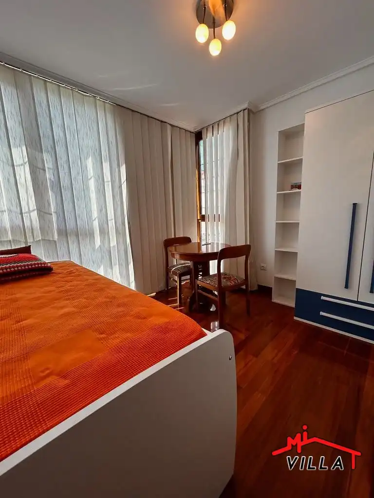 Habitación de Piso en venta en Voto con Calefacción, Trastero y Amueblado