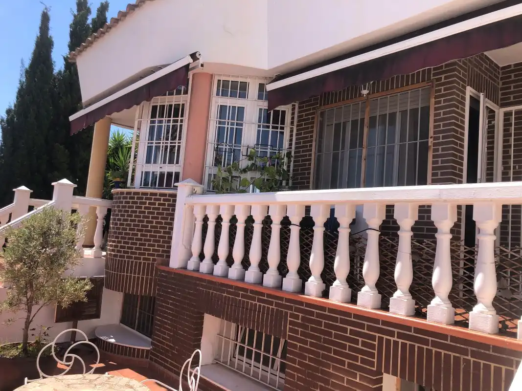 Vista exterior de Casa o xalet en venda en Gandia amb Aire condicionat, Jardí privat i Terrassa