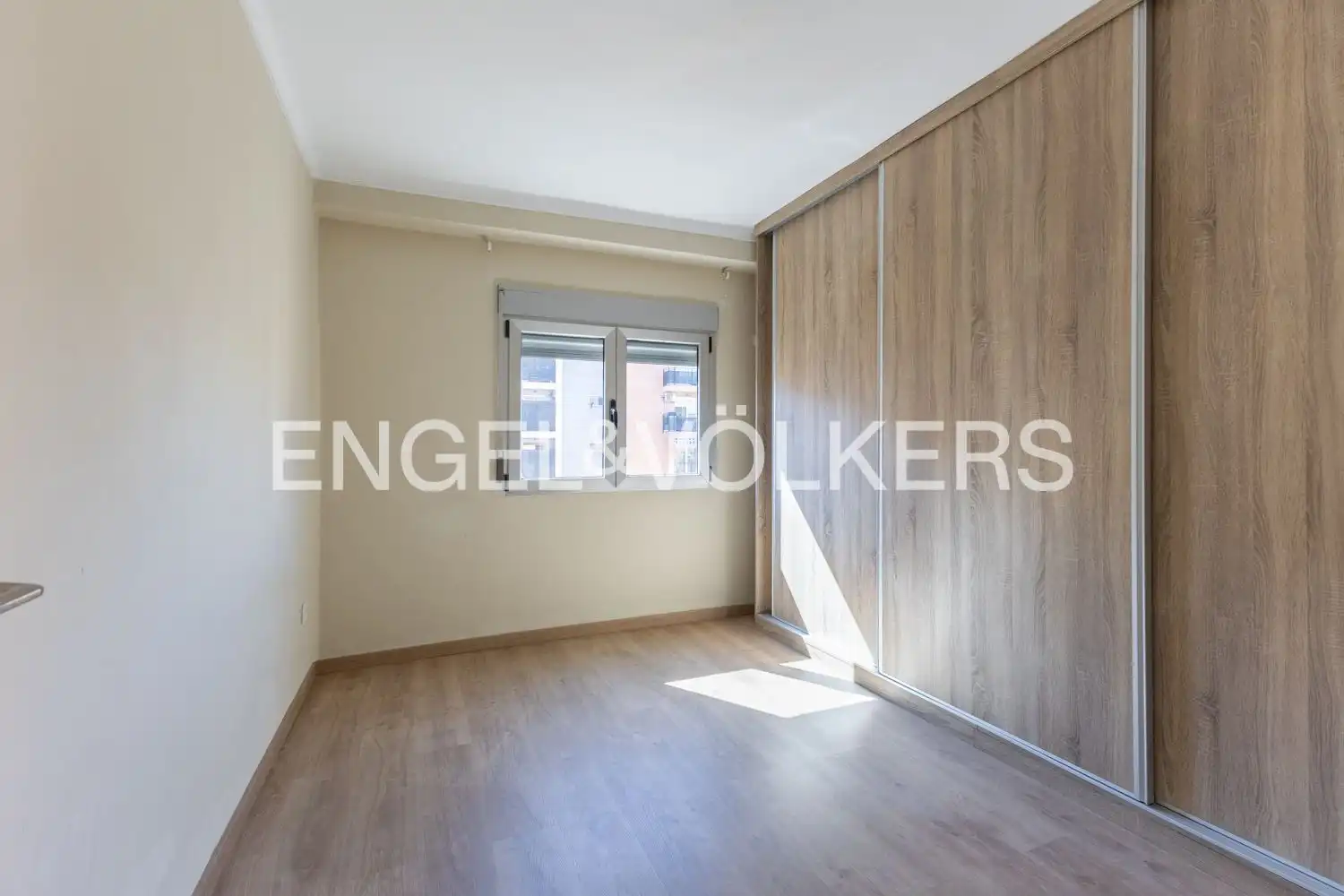 Habitación de Piso de alquiler en Valencia con Aire acondicionado, Calefacción y Parquet