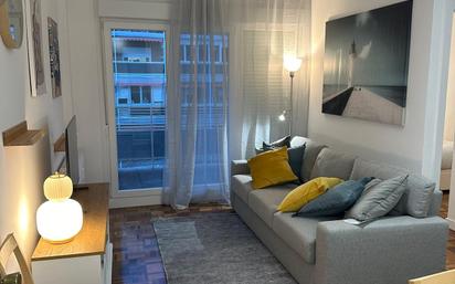 Living room of Flat for sale in  Madrid Capital  with Heating, Parquet flooring and Terrace