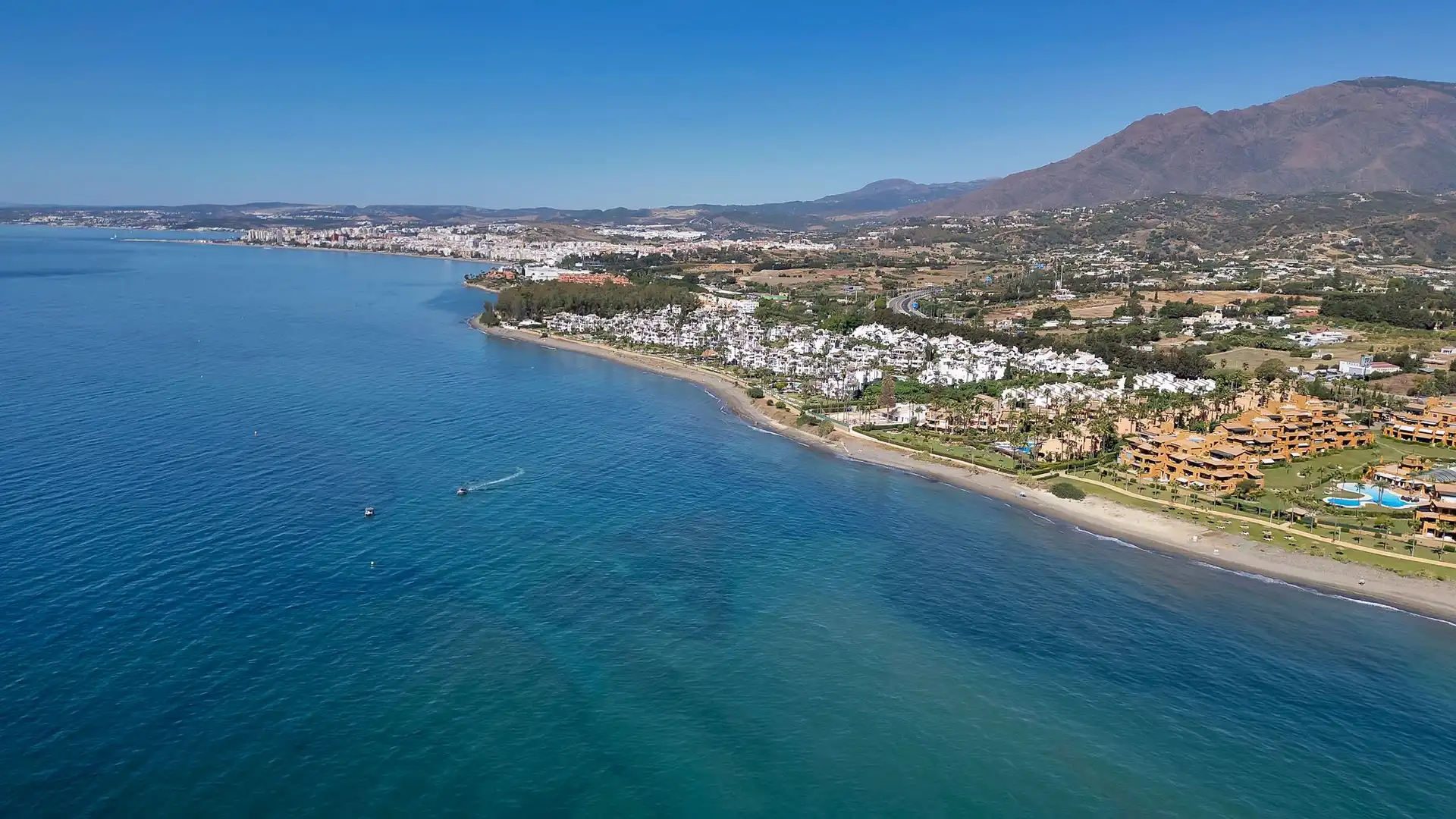 Vista exterior de Àtic de lloguer en Estepona amb Terrassa